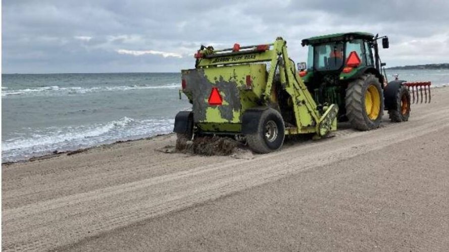 У Данії прибирають сміття з пляжу і знову скидають його у воду: скільки витрачає місцева влада (фото)