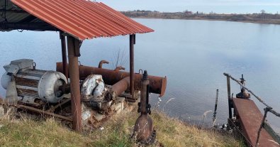 Фото – На Львівщині підприємство скидає відходи в річку Вишниця