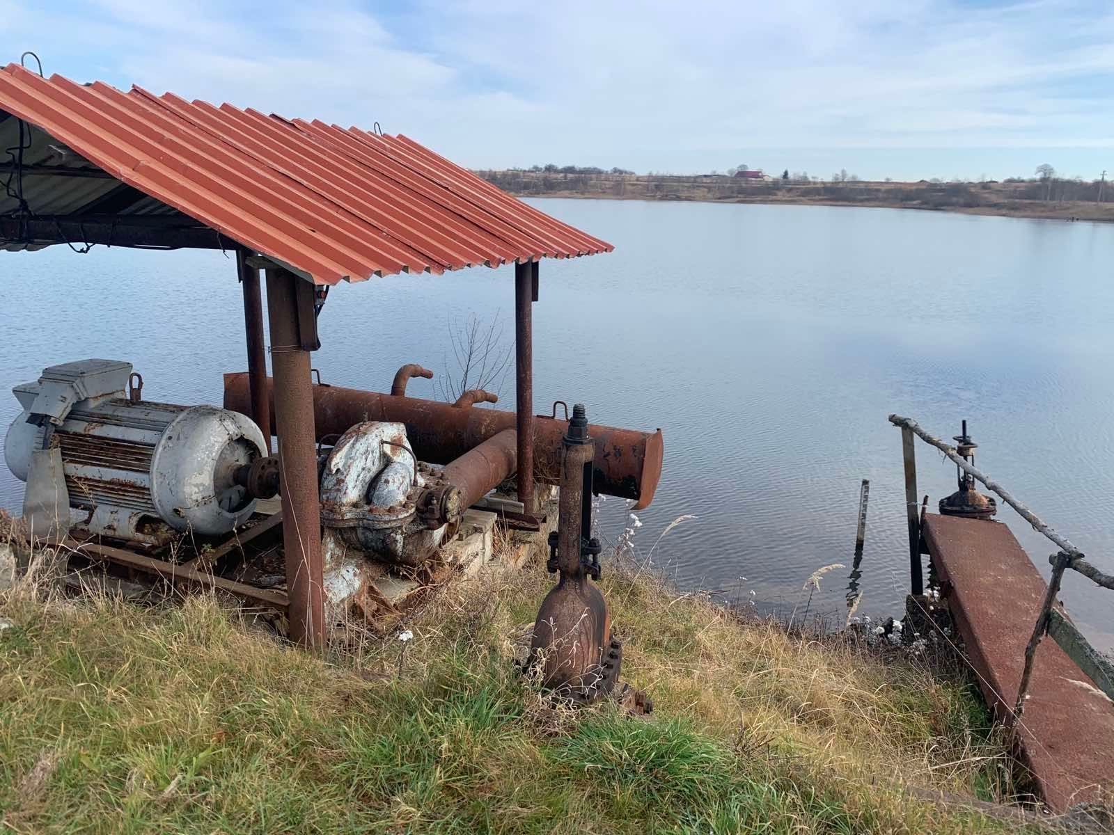 Фото – На Львівщині підприємство скидає відходи в річку Вишниця