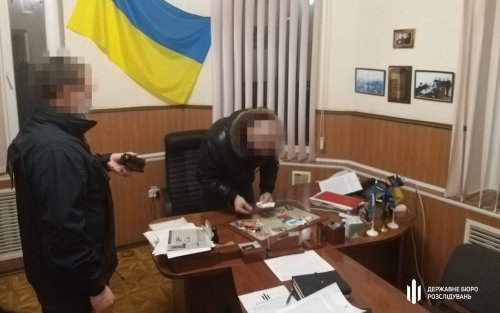 На Миколаївщині спіймали поліціянта, який "кришував" незаконні рубки дерев