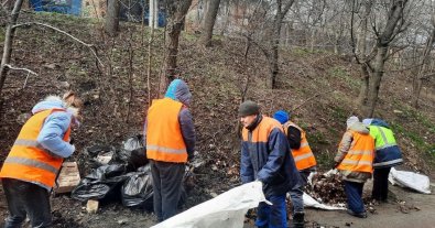 Фото – У Київському районі Одеси комунальники ліквідували стихійне звалище. Фото