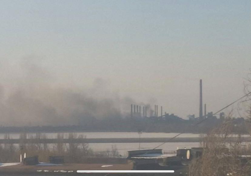 Фото – Авдеевский коксохим обстреляли из "Градов"