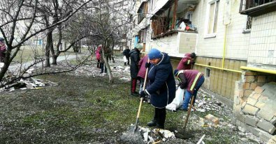 Фото – Киев во время войны в чистоте содержат более 2,3 тысячи дворников