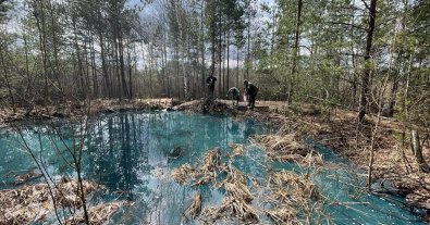 Фото – На Житомирщині внаслідок вибуху нафтопроводу розлилося дизпальне. Фото