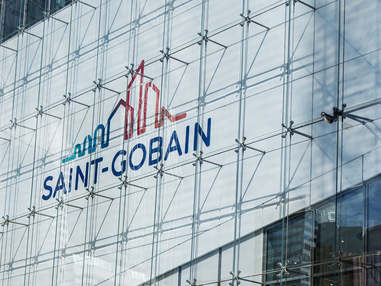 Photo – France made glass with zero carbon content: how did it work