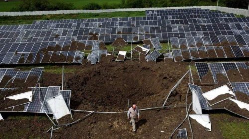 Под Харьковом россияне уничтожили солнечную электростанцию. Фото и видео