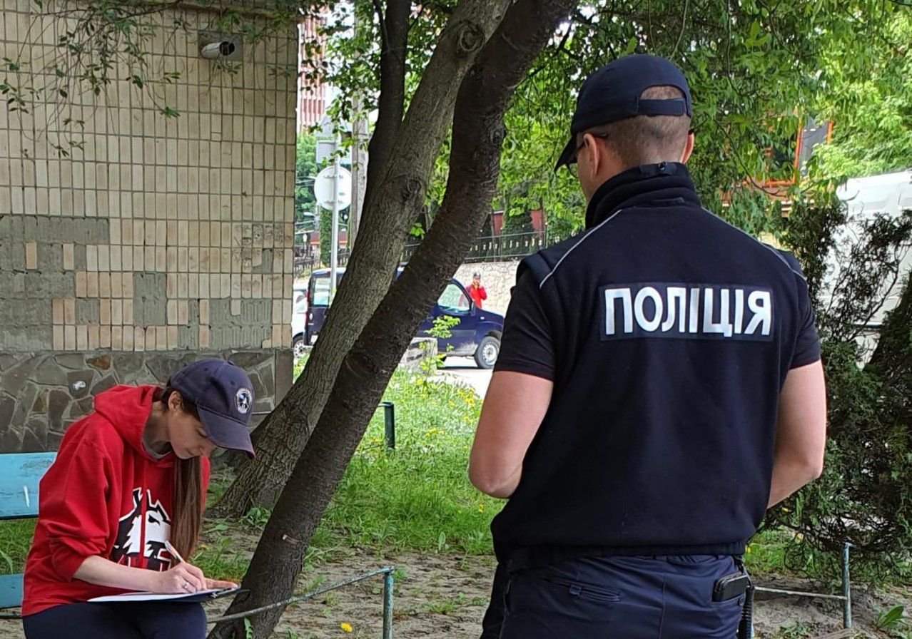 Фото – В Тернополе СТО "победила" деревья: экоактивисты опасаются преследований