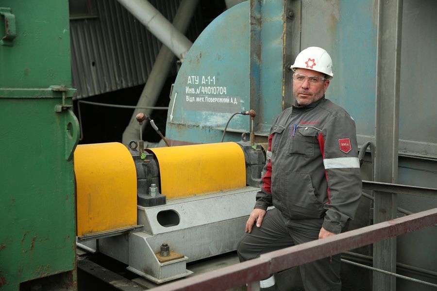 Фото – У Кривому Розі комбінат установив новий потужний димосос, що очищає повітря