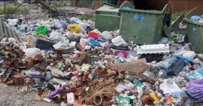Photo – Occupied Mariupol is flooded with 9 tons of garbage. Photo