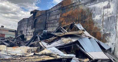 Фото – Обстріл пластикового заводу Чернігова завдав десятків мільйонів грн збитків. Фото