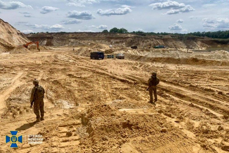 The leader of illegal sand mining on an industrial scale was detained in Kharkiv region. Photo