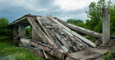 Фото – Экоинспекторы рассчитали более 140 млн грн экоубытков от обстрелов 2 мостов Сумщины