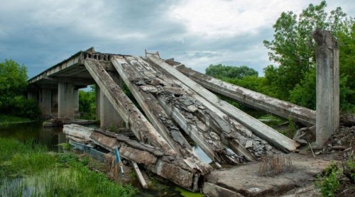 Eco-inspectors calculated more than UAH 140 million in eco-damage from shelling of 2 bridges in Sumy