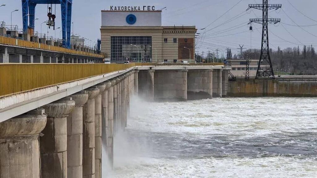 Photo – The occupiers' discharge of water from the Kakhovskaya HPP poses a threat to 70% of Ukrainians