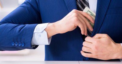 Фото – Дело экс-министра Злочевского хотели закрыть за взятку: разоблачителя ждет награда