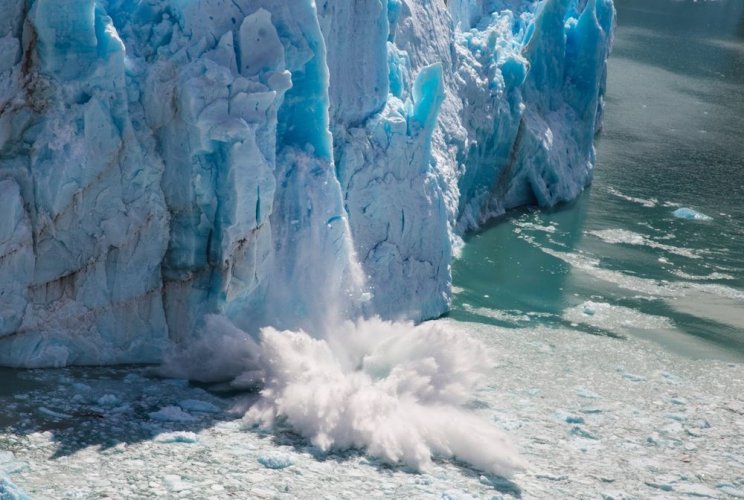 Ледник “Судного дня” быстро тает изнутри: ученые бьют тревогу