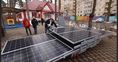 Фото – Ірпінь отримає мобільні сонячні електростанції для школи та лікарні