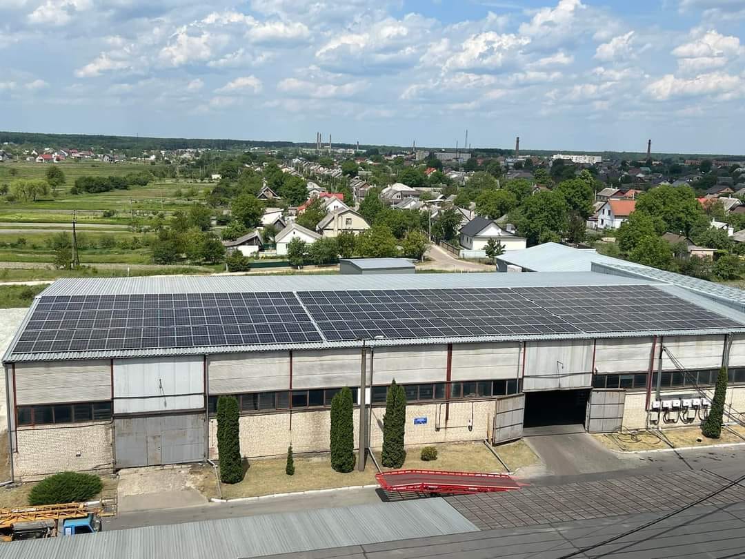 Photo – A glass factory was equipped with solar panels in the Rivne region