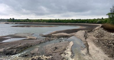 Фото – Через підрив Каховської ГЕС повністю обміліли дві водойми міжнародного значення