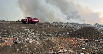 Photo – There was a fire at a garbage dump near Rivne
