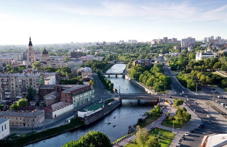 Фото – В центре Харькова не нашли никакого мусора
