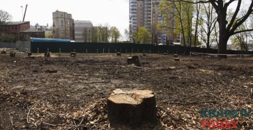 The mayor of Kharkiv was approached about the barbaric cutting down of trees in the city