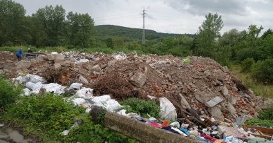 Photo – Illegal garbage dumps were discovered near Uzhhorod
