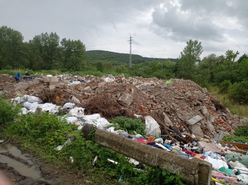 Illegal garbage dumps were discovered near Uzhhorod