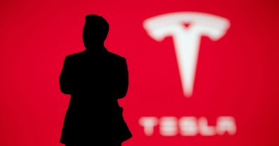 Фото – Tesla выпускает на рынок дешевые версии электромобилей Model S и X