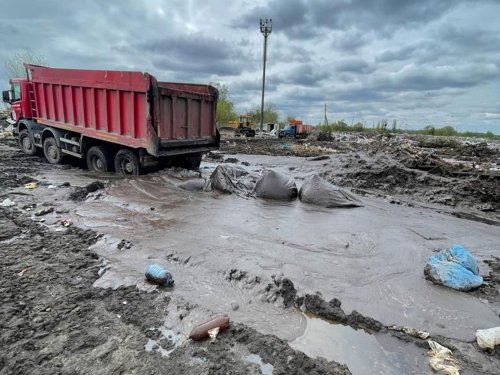 Toxic sludge was poured into a landfill for a year and a half in the Chernihiv region