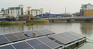 Photo – The first floating solar power plant was launched in Great Britain