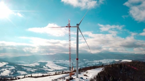 The first turbine of the wind farm was installed in Transcarpathia