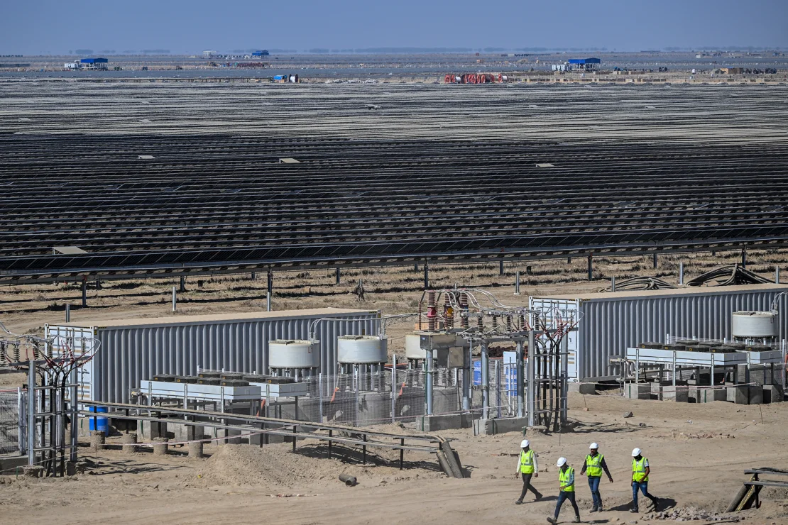 Photo – India begins construction of the world's largest green power plant – the size of five Parises