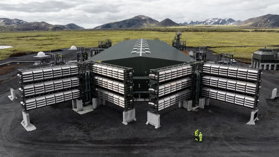 Швейцарська Climeworks відкрила найбільший у світі завод з видобутку CO2 з повітря 
