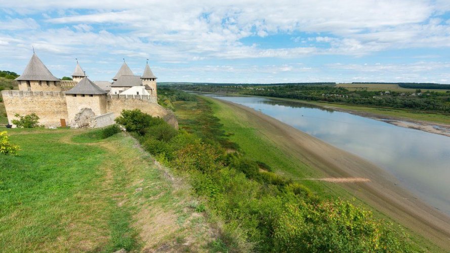 В мережі показали, як критично обмілів Дністер