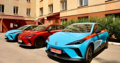 Photo – Ukrainian medical institutions received 75 electric cars