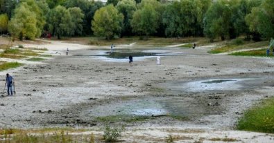Photo – Environmental activists launch campaign demanding closure of Kyiv utility company
