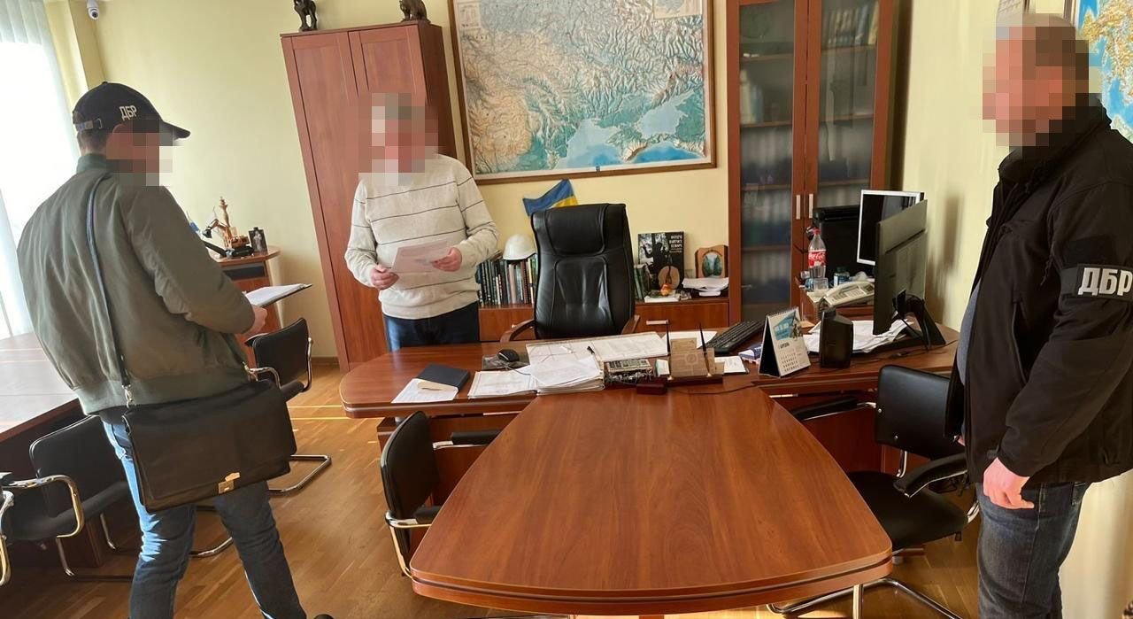 Photo – Officials from Lviv region to be tried for illegal logging worth UAH 64 million