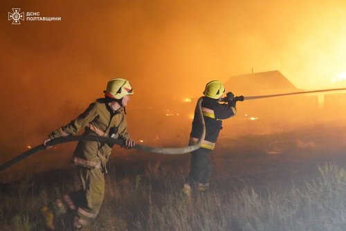 Масштабні пожежі вирують у 4 областях України. Фото, відео
