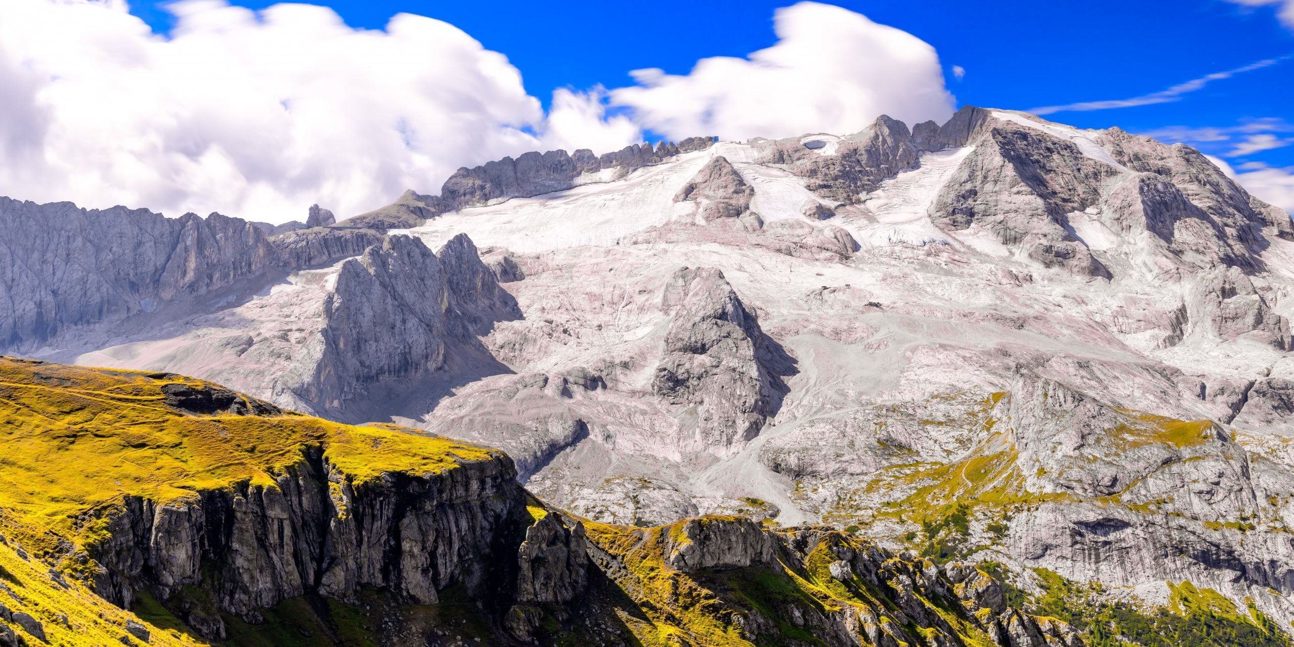 Photo – The largest glacier in the Italian Alps may disappear completely by 2040