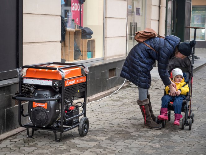 Фото – В Киеве хотят разработать официальные правила размещения генераторов
