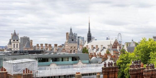 Solar panels and light-colored roofs could save lives, – scientists
