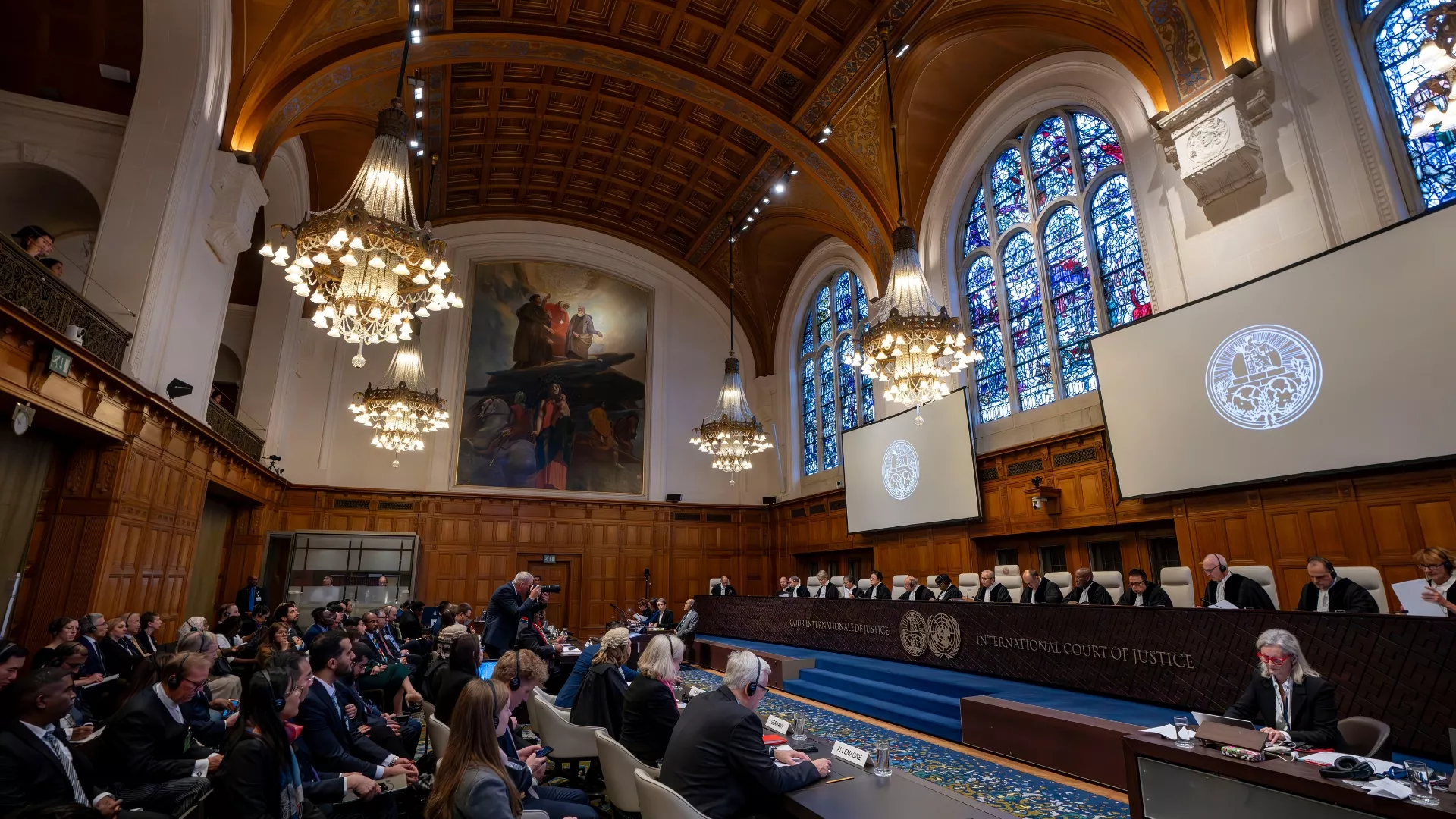 Photo – Hearings in the world's largest climate trial begin in The Hague