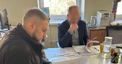 Фото – Керівник департаменту КМДА “погорів” на хабарях за дозволи на викиди
