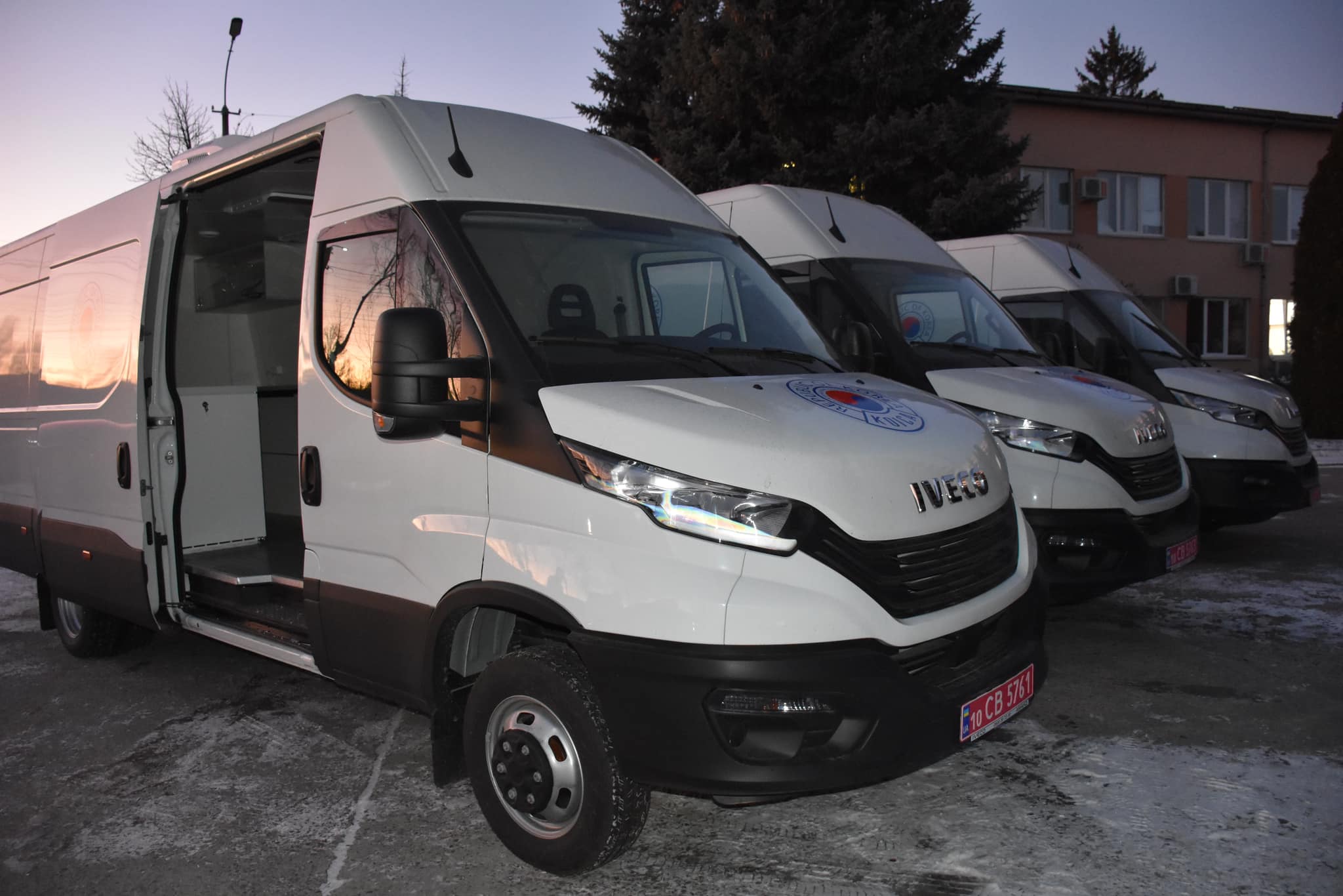 Photo – Ukraine receives 3 mobile laboratories for water quality control from Korea