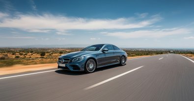 Фото – Mercedes-Benz створила автомобільну фарбу, здатну генерувати електроенергію від сонця