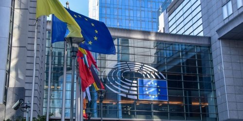 Экокомитет Европарламента поддержал предложения по упрощению CBAM