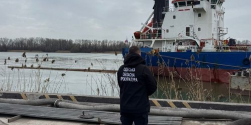 На Одещині підприємство скинуло токсини у землю: директорові оголосили про підозру