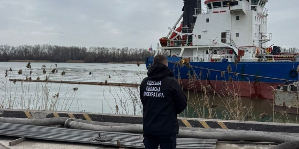 Фото – На Одещині підприємство скинуло токсини у землю: директорові оголосили про підозру
