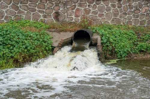 Environmental inspectors eliminate pollution of the Kamianka River after wastewater discharge